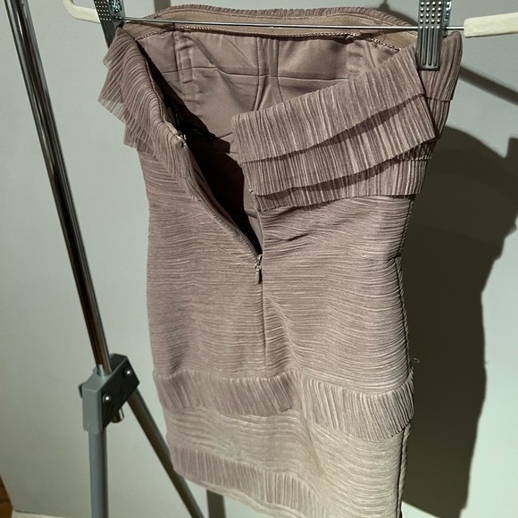 BCBGMAXAZRIA PINK TAUPE MINI STRAPLESS COCKTAIL PARTY DRESS RUFFLES SIZE 0 - Picture 4 of 4
